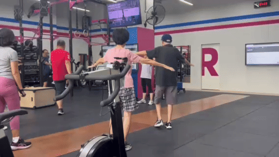 toy-soldiers-exercise.gif