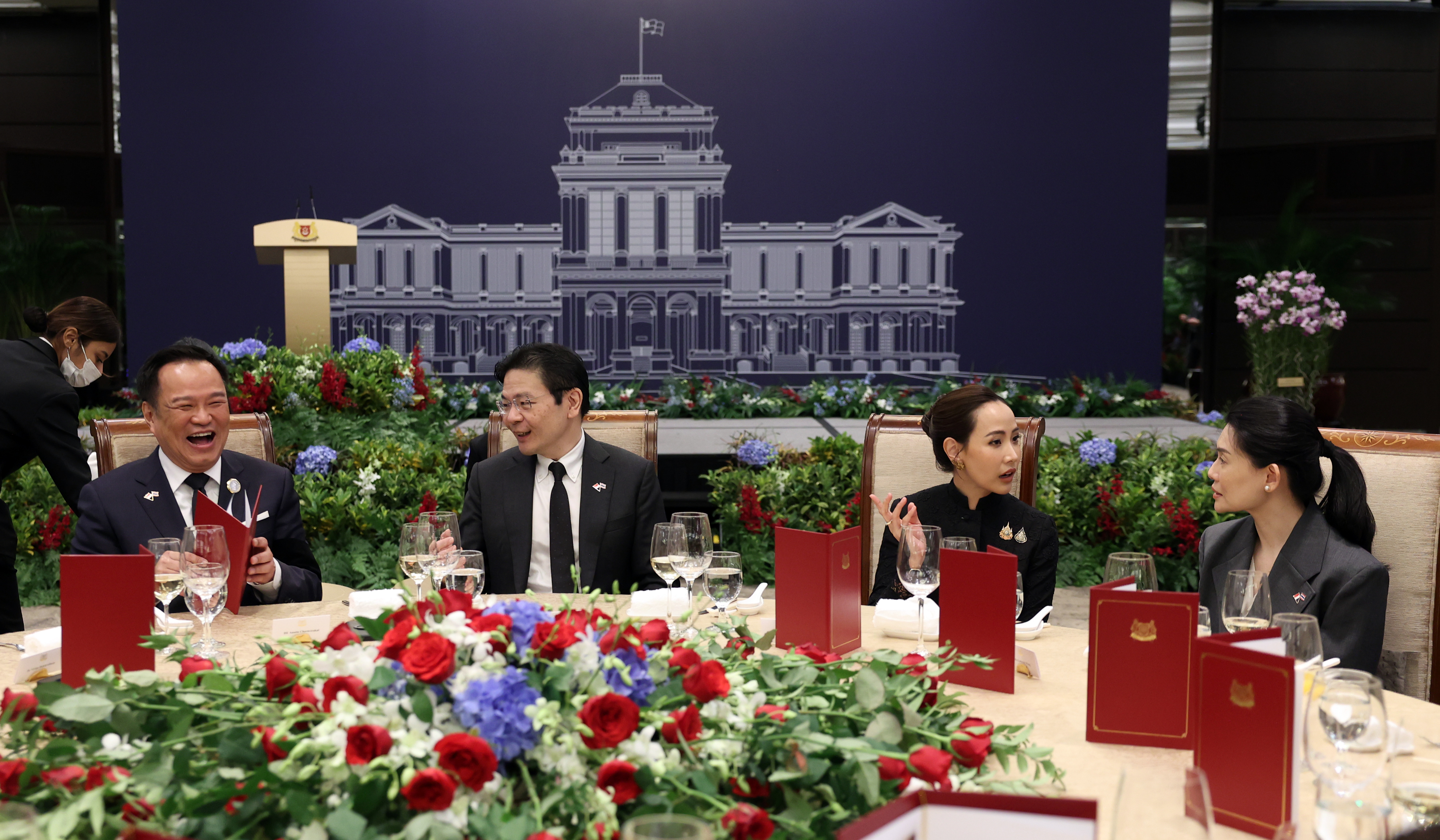 pm wong serve hokkien mee to anutin