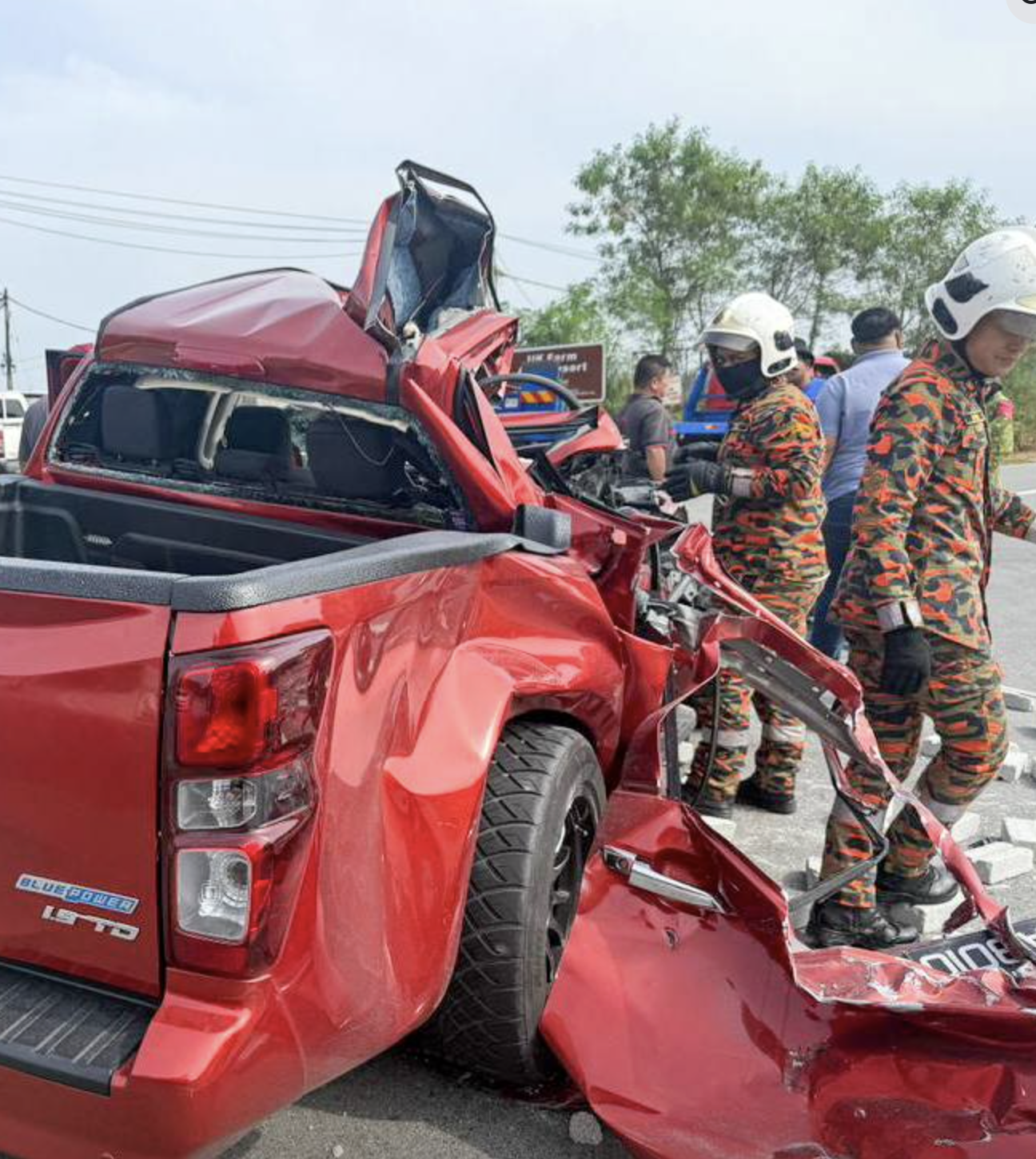 M'sia driver, 31, dies after crashing into lorry in Johor road accident ...