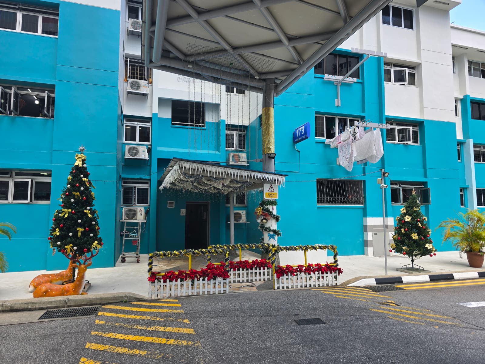 woodlands xmas deco