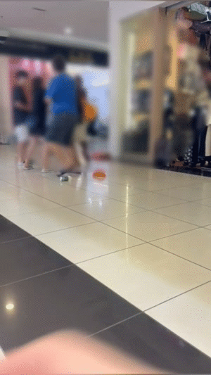 singaporean men fight johor