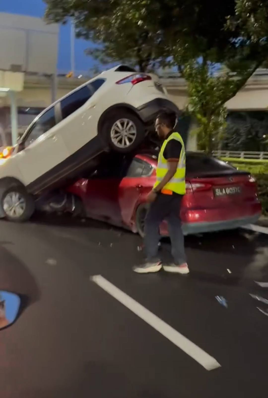4 car pileup