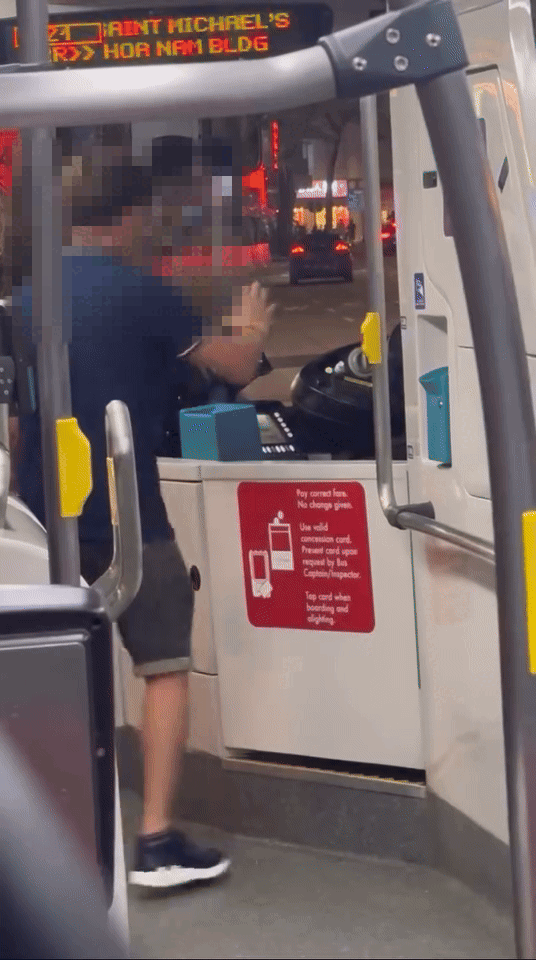 man shout at bus driver