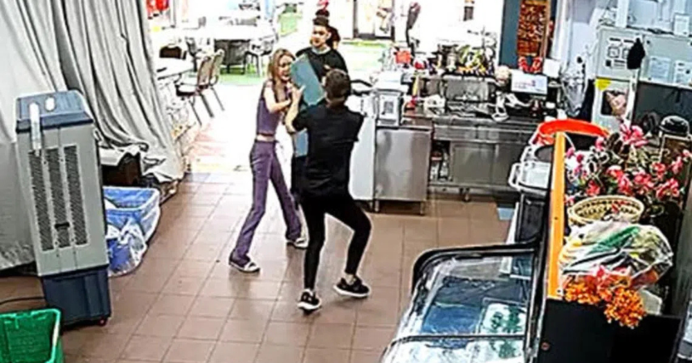 Woman, 26, throws beer bottle at Geylang restaurant staff & bites police officer, gets 12 weeks' jail