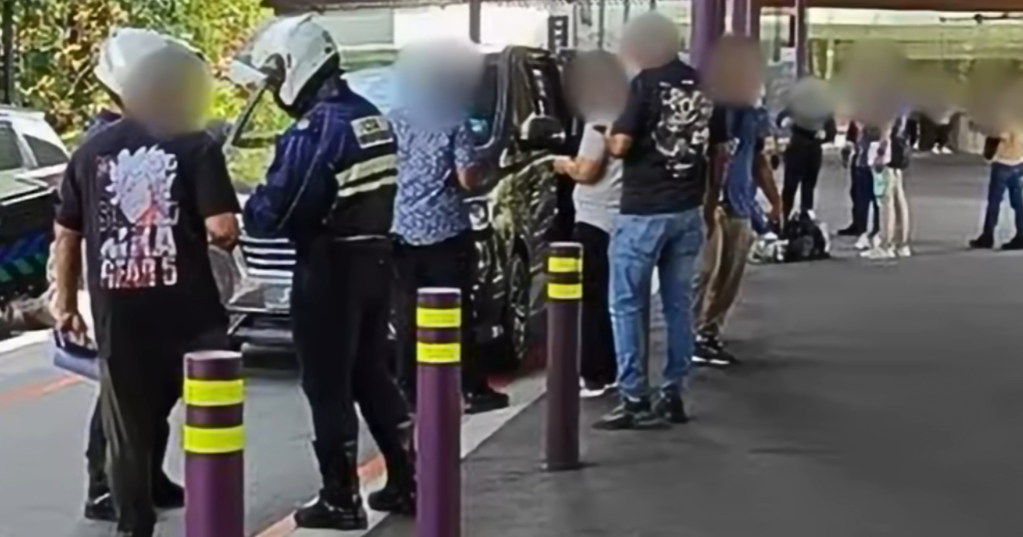 Man, 51, suspected of providing illegal point-to-point services at Gardens by the Bay locked tourists in car, drove away & hit LTA officer's shin