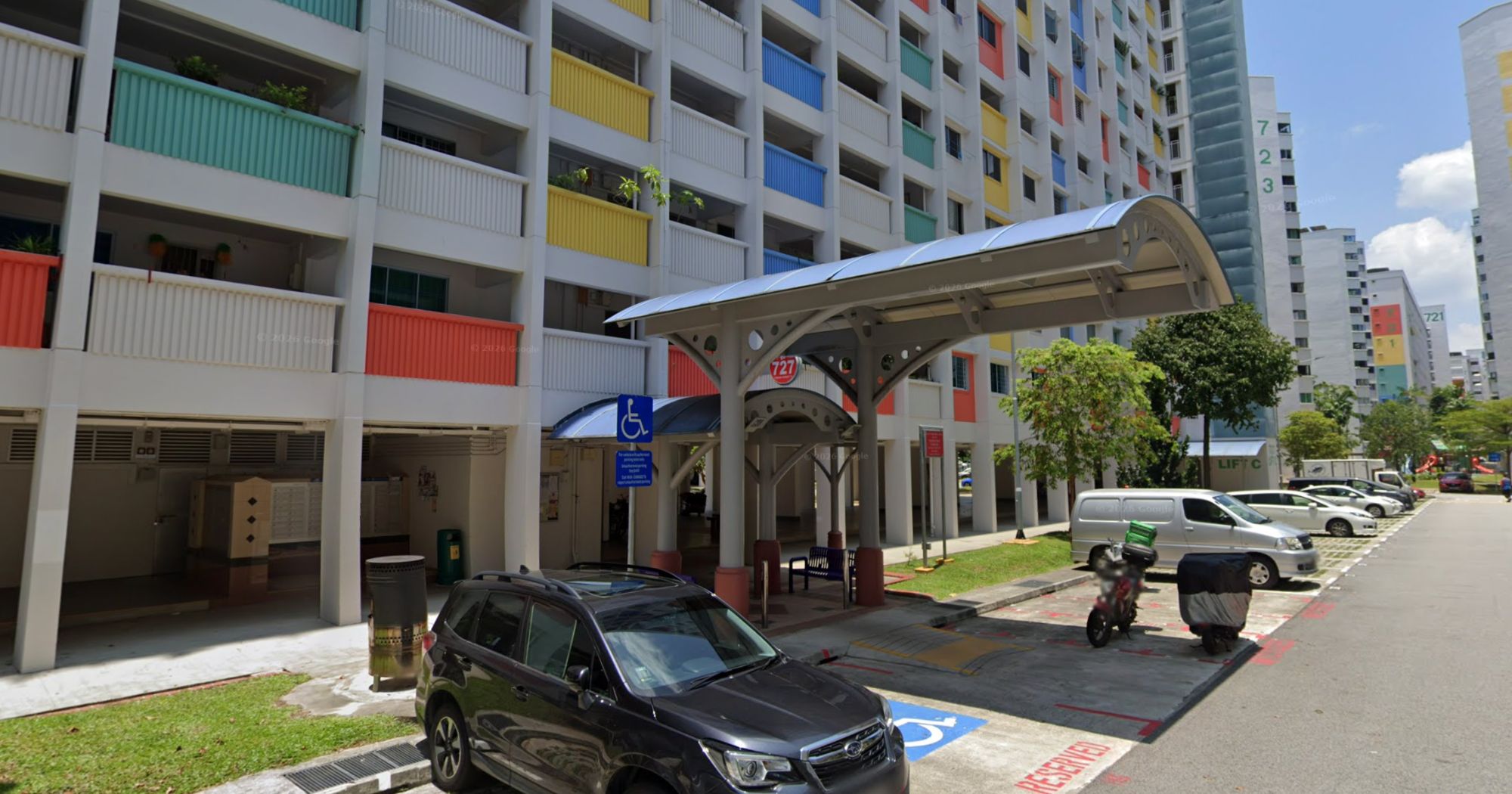 Woman, 67, charged with feeding pigeons 4 times near various Yishun HDB blocks
