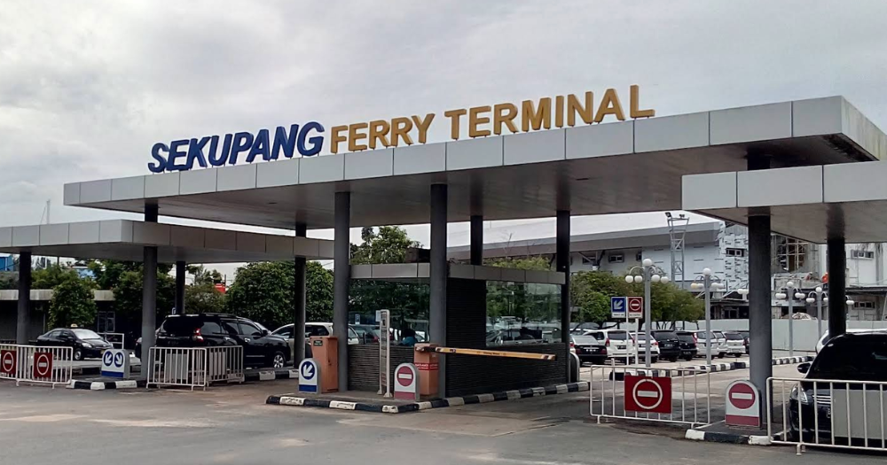 S’porean claims Batam immigration officer extorted S$37 from her, Indonesian authorities cite visa misunderstanding