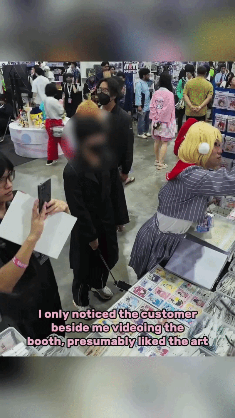 cosplayer upskirt